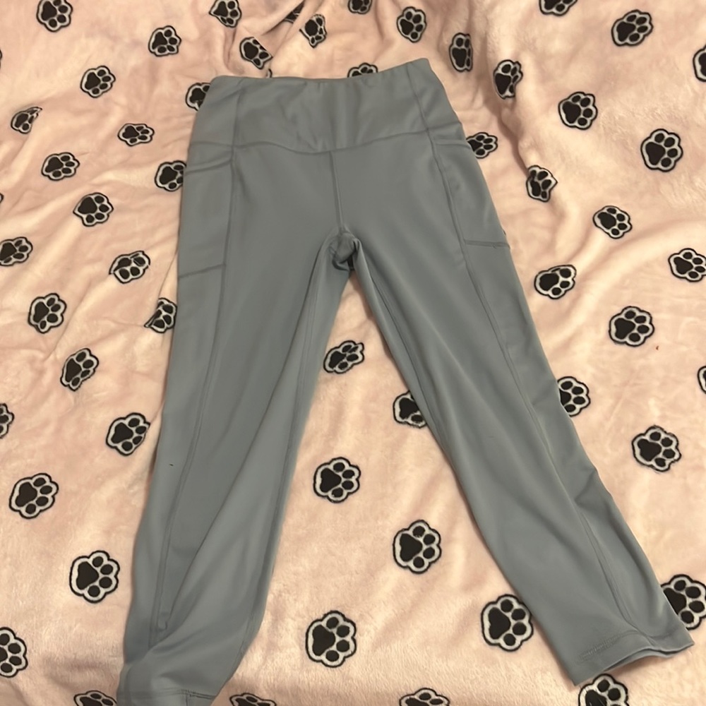 grey/blue